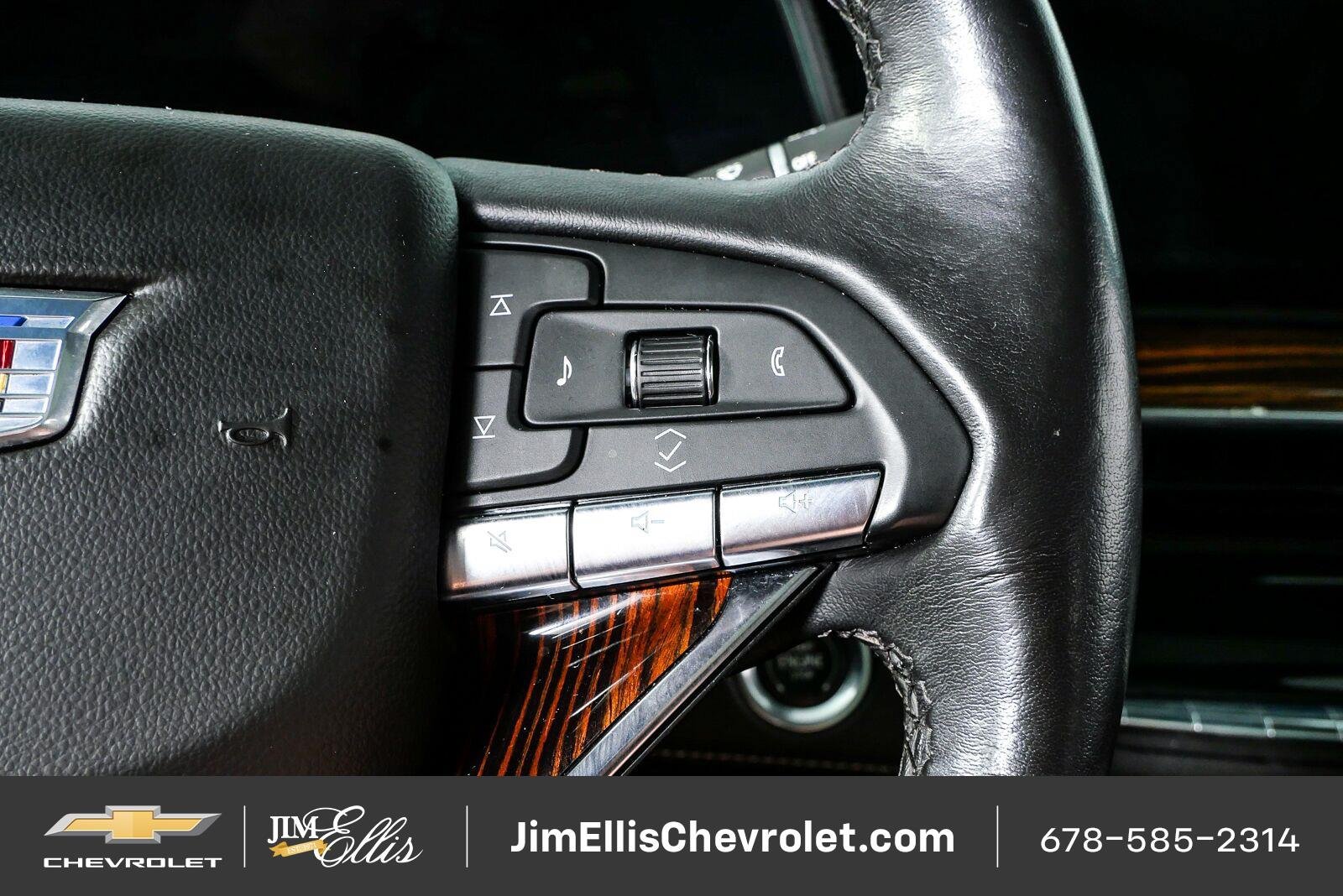 Used 2021 Cadillac Escalade Premium Luxury AWD/4WD image 12