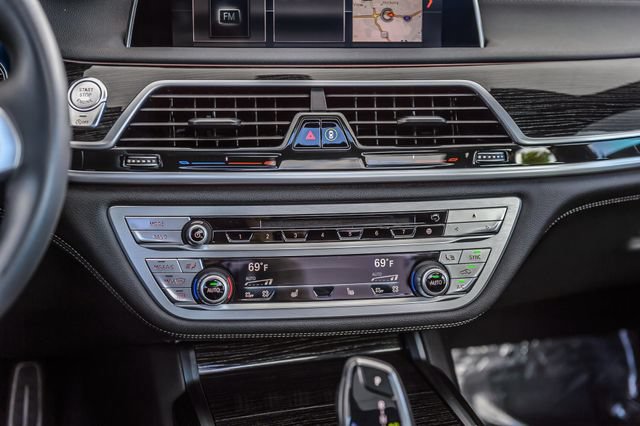 Used 2019 BMW 740i w/ M Sport Package RWD image 31