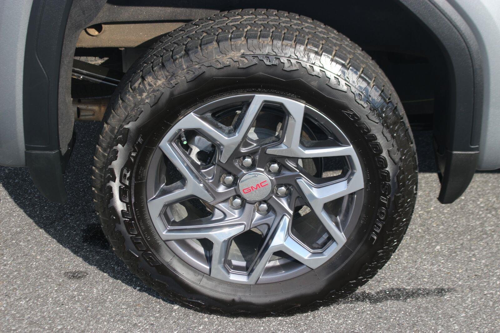 Used 2026 GMC Sierra 1500 SLT w/ SLT Premium Package AWD/4WD image 38