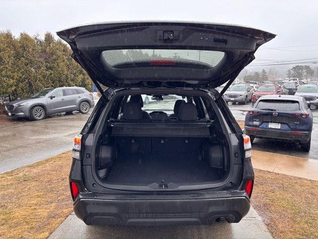 Used 2025 Subaru Forester Premium image 16