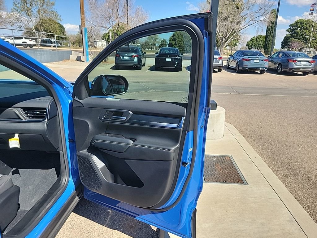 Used 2025 GMC Terrain Elevation w/ Technology Package II image 17