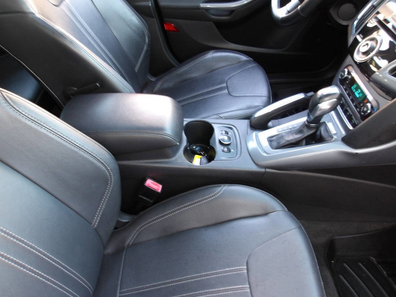 Used 2012 Ford Focus Titanium FWD image 20