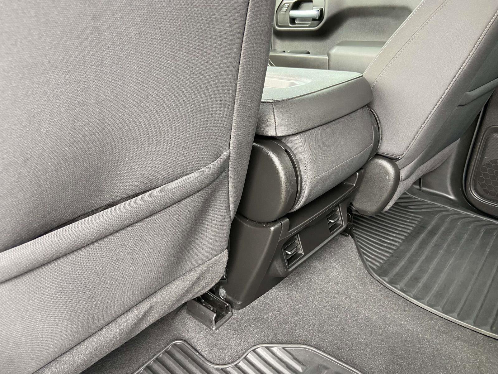 Used 2022 Chevrolet Silverado 1500 Custom image 3