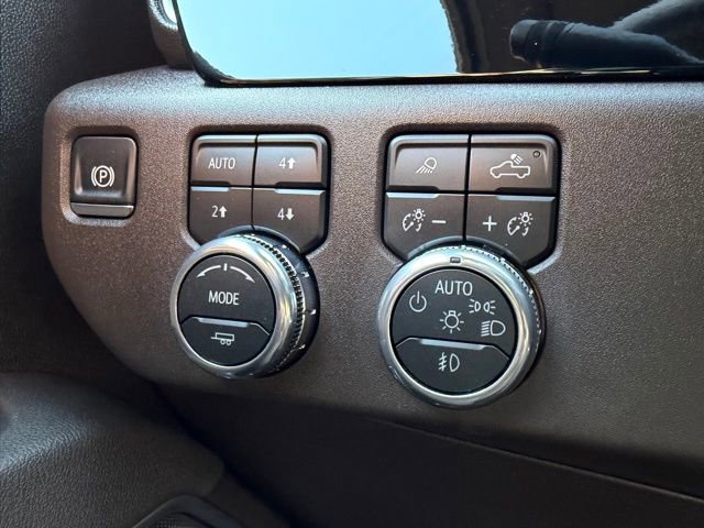 Used 2026 GMC Sierra 1500 SLT w/ SLT Premium Plus Package AWD/4WD image 14