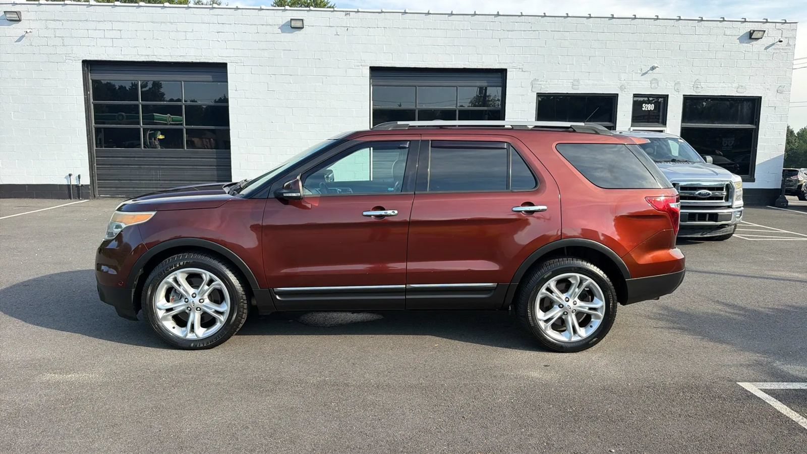 Used 2015 Ford Explorer Limited w/ Equipment Group 302A AWD/4WD image 4