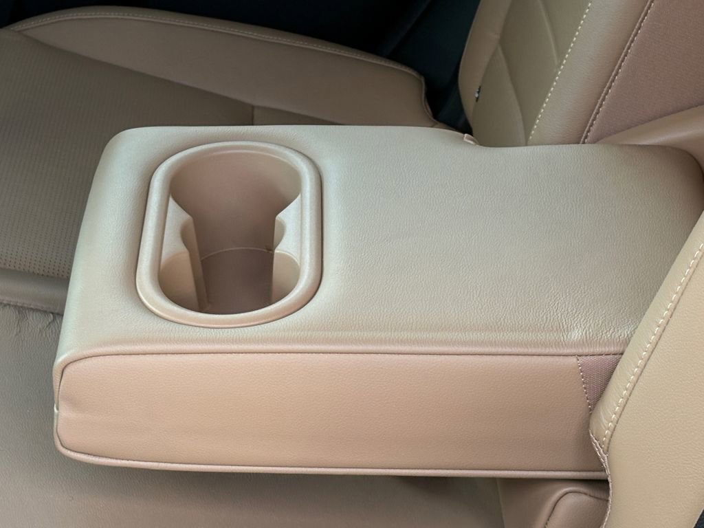 Used 2024 Hyundai Santa Fe Limited image 12