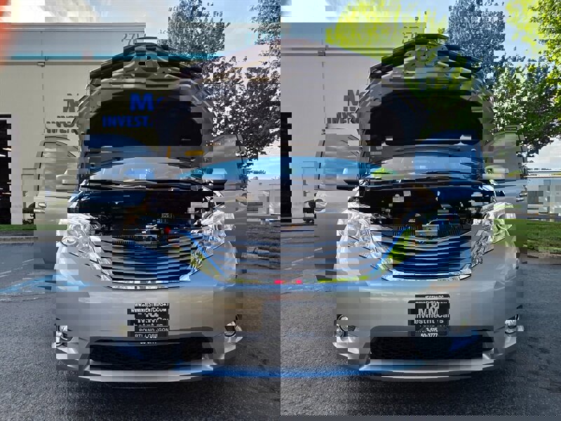 Used 2014 Toyota Sienna XLE image 29