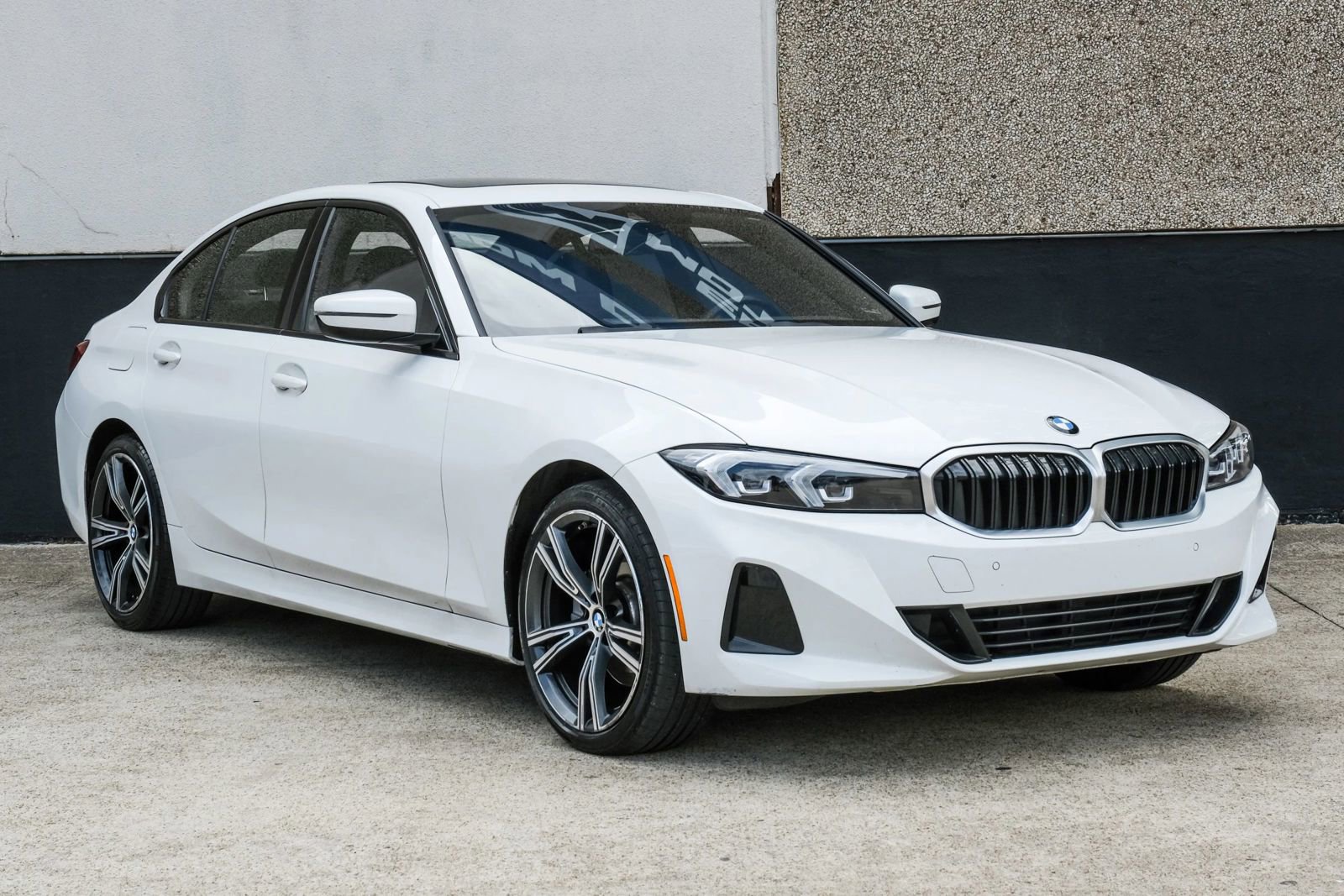 Used 2023 BMW 330i Sedan w/ Convenience Package RWD image 8