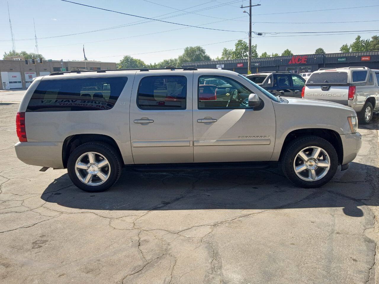 Used 2007 Chevrolet Suburban LTZ w/ LTZ Preferred Equipment Group AWD/4WD image 6