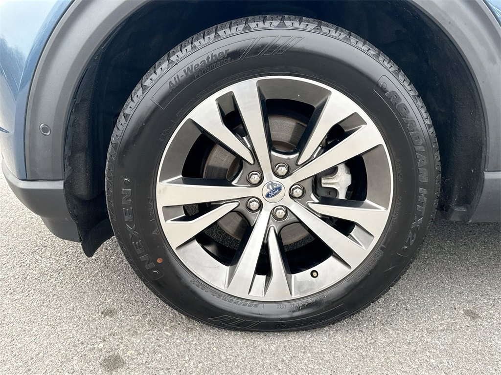 Used 2020 Ford Explorer Platinum w/ Premium Technology Package image 19