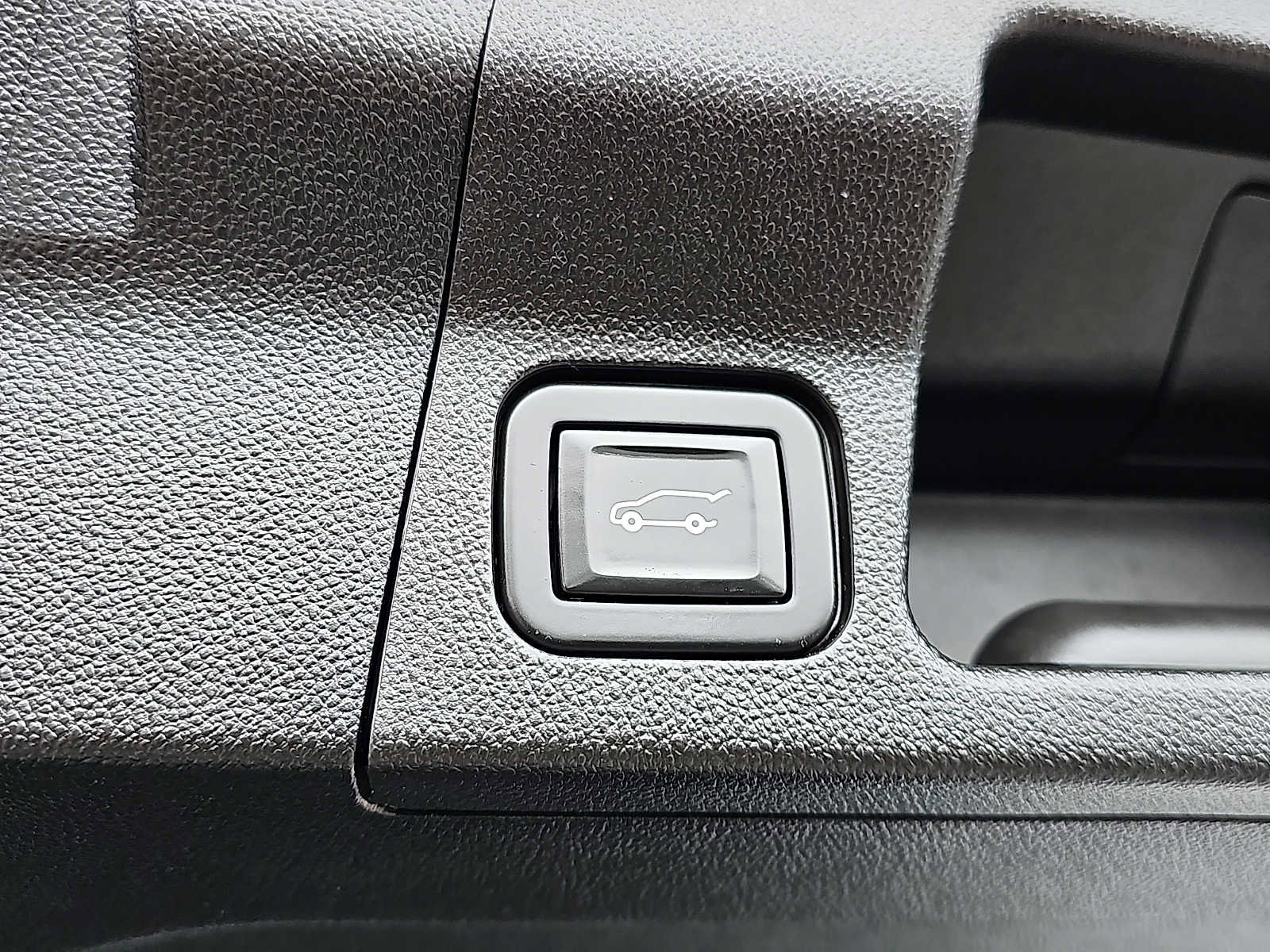 Used 2021 GMC Acadia SLE w/ Driver Convenience Package image 32