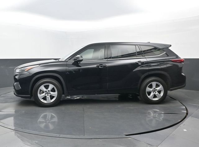 Used 2021 Toyota Highlander L FWD image 7