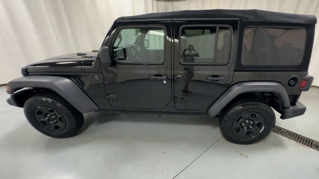 Used 2024 Jeep Wrangler Unlimited Sport AWD/4WD image 5