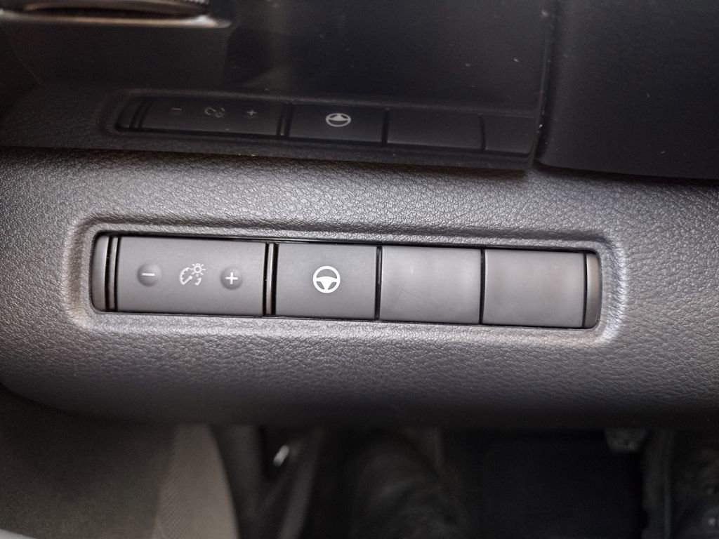 Used 2023 Nissan Pathfinder SV image 23