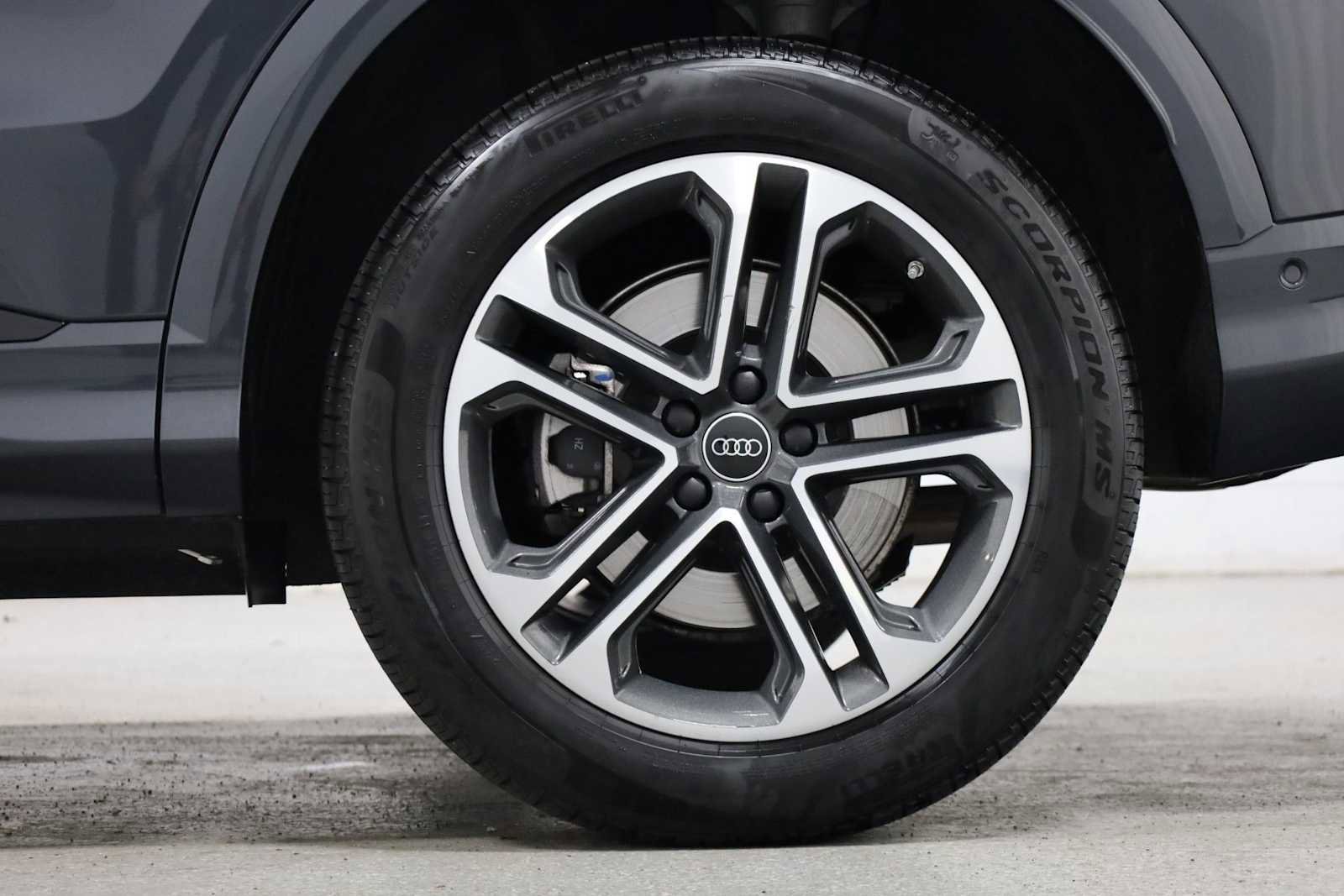 Certified 2025 Audi Q5 Premium Plus w/ Premium Plus AWD/4WD image 37