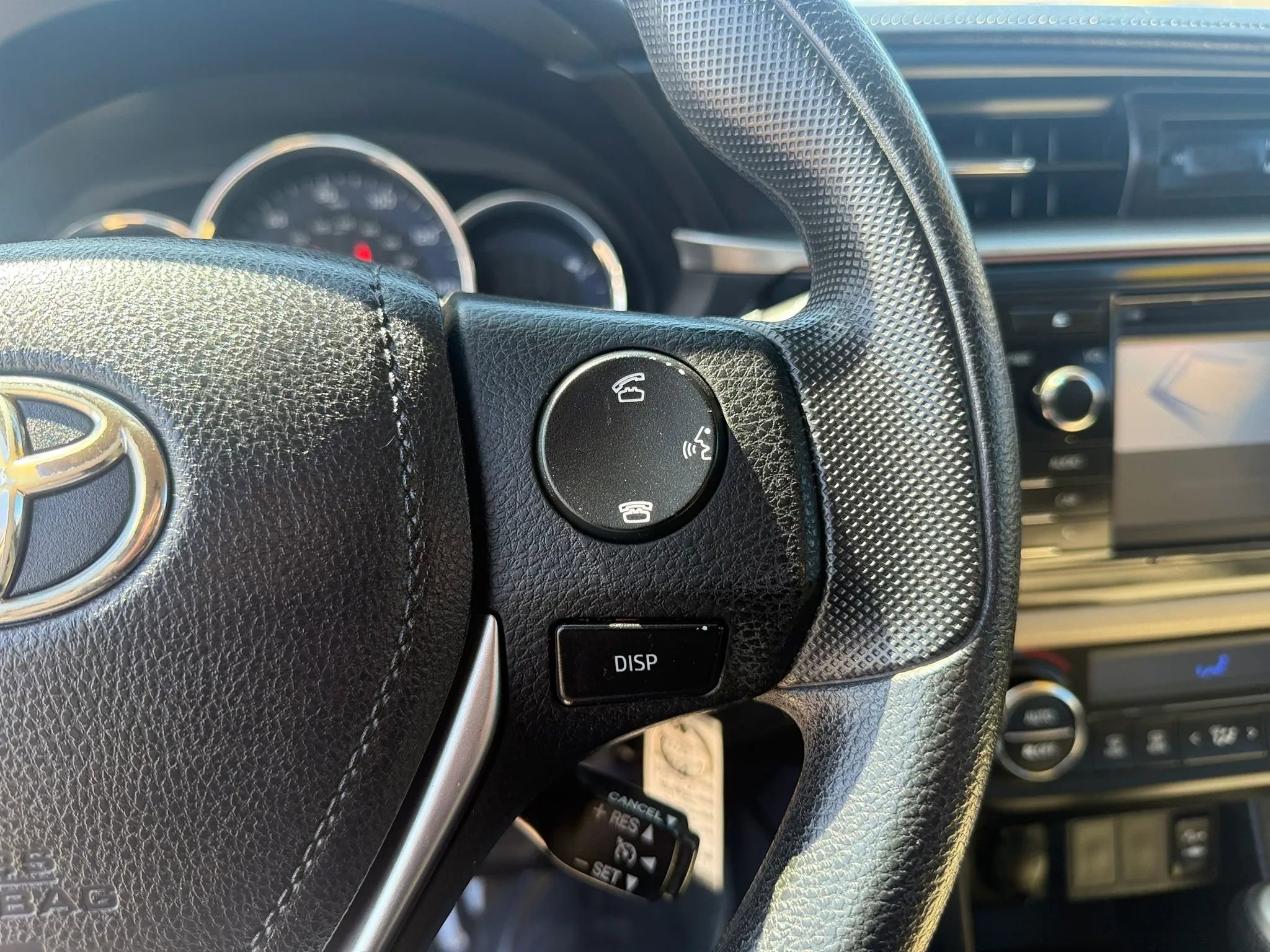 Used 2014 Toyota Corolla LE image 14