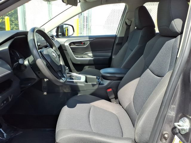 Used 2023 Toyota RAV4 LE FWD image 9