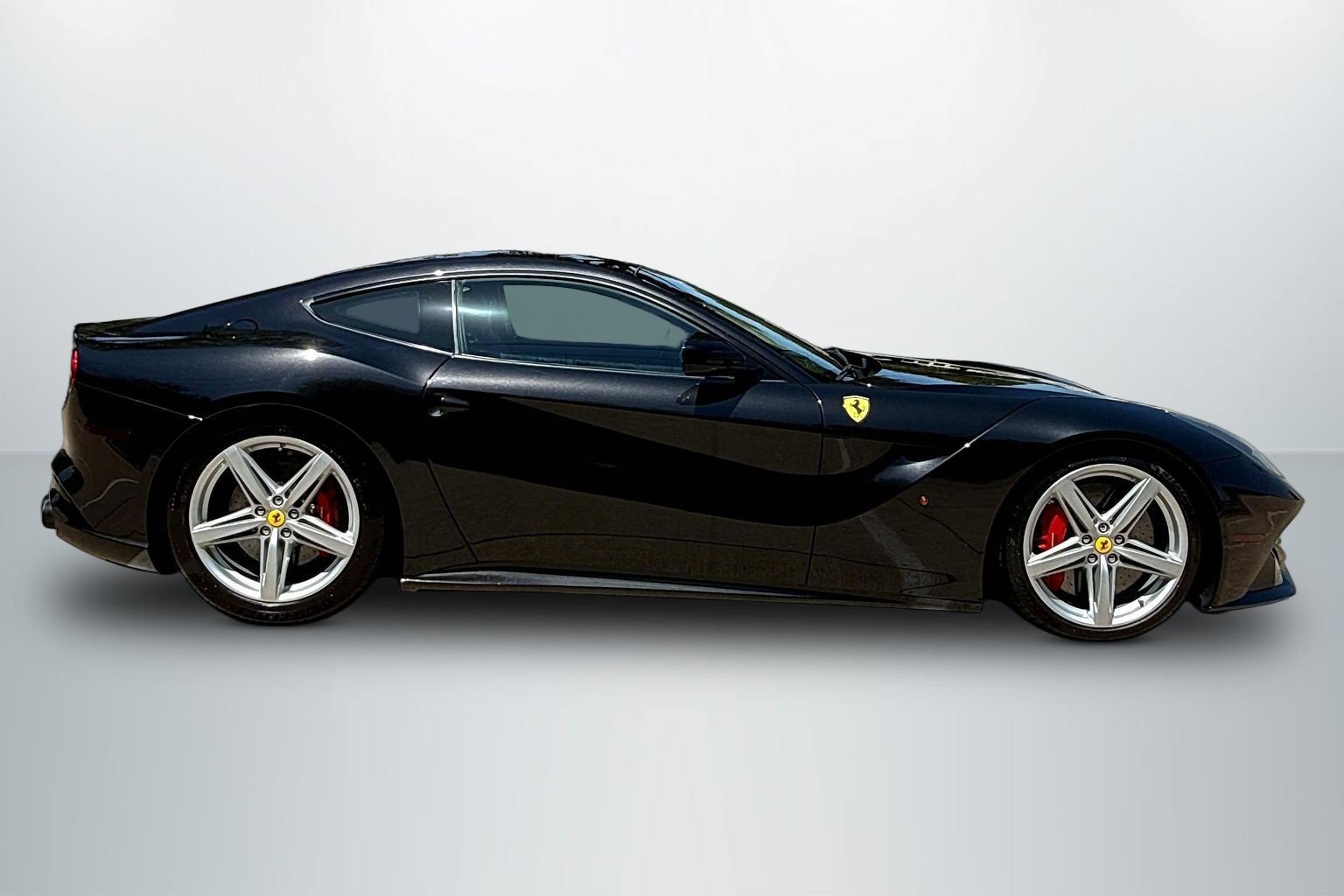 Used 2014 Ferrari F12 Berlinetta RWD image 4