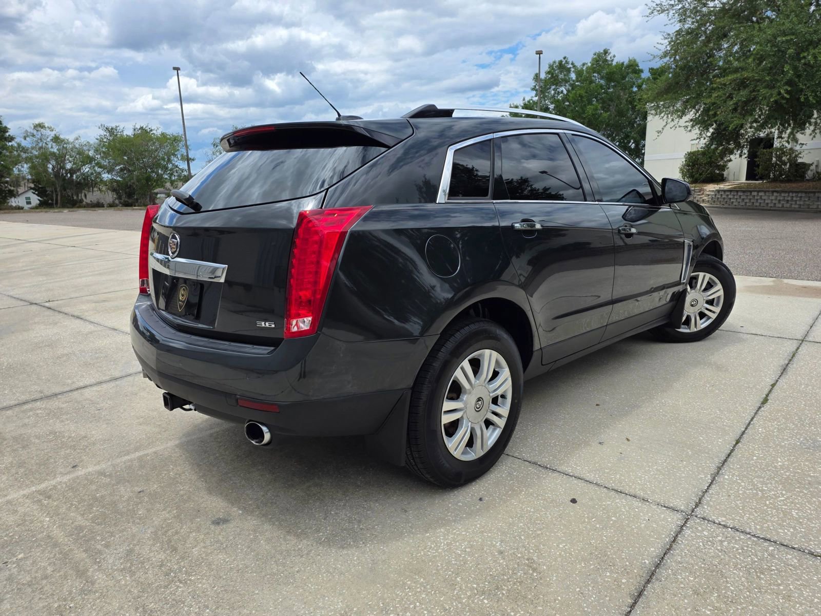 Used 2016 Cadillac SRX Luxury w/ Driver Awareness Package FWD image 7