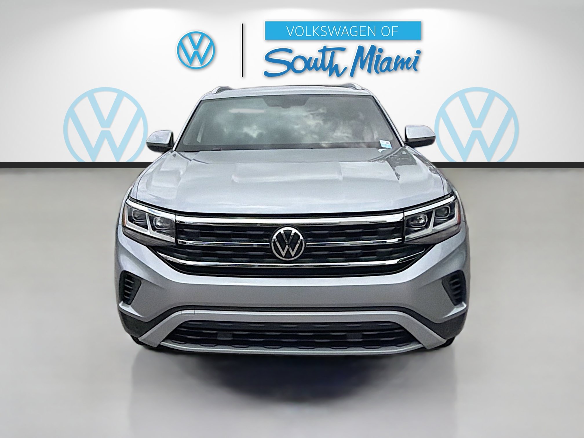 Used 2022 Volkswagen Atlas Cross Sport SE FWD image 2
