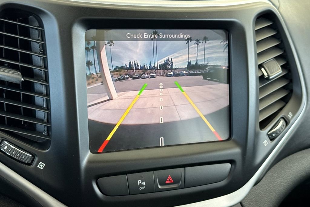 Used 2016 Jeep Cherokee Overland image 23