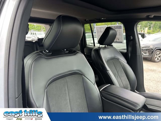 Certified 2025 Jeep Grand Cherokee Altitude AWD/4WD image 25
