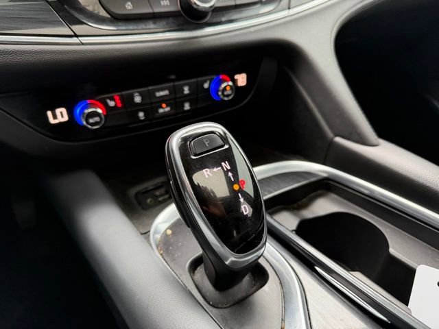 Used 2020 Buick Enclave Essence AWD/4WD image 35