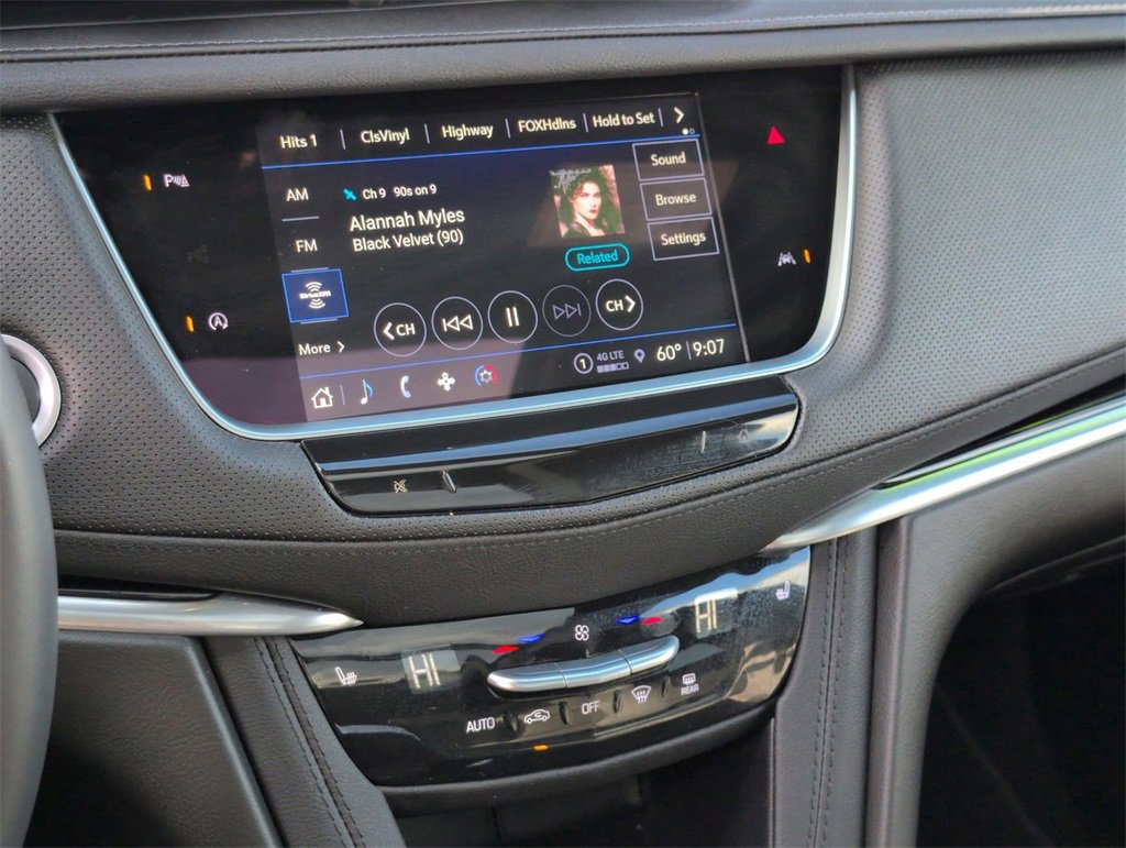 Used 2025 Cadillac XT6 Luxury image 15