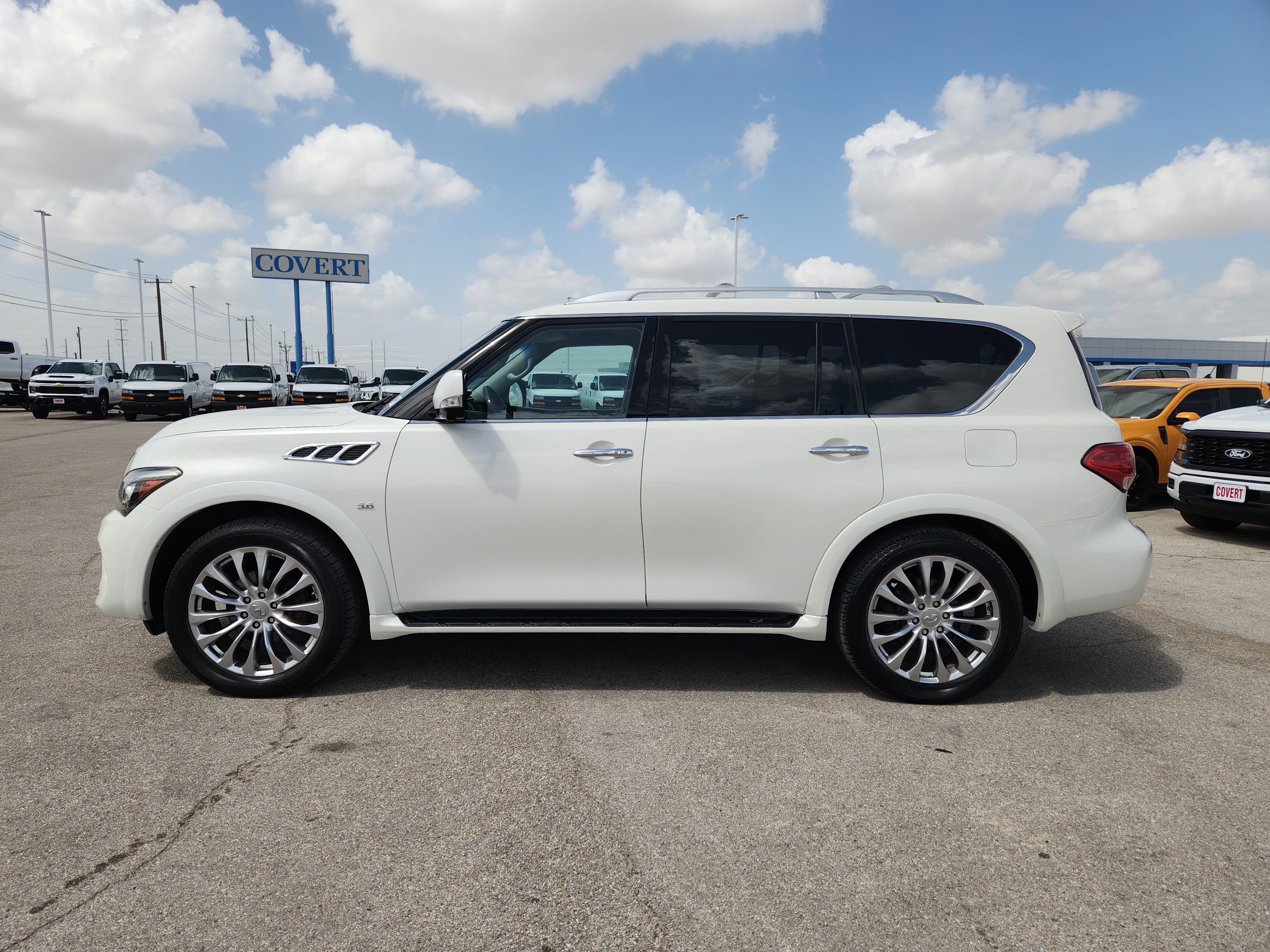 Used 2017 INFINITI QX80 2WD w/ Driver Assistance Package image 4
