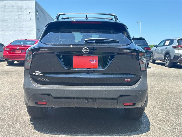 New 2025 Nissan Kicks SR image 4