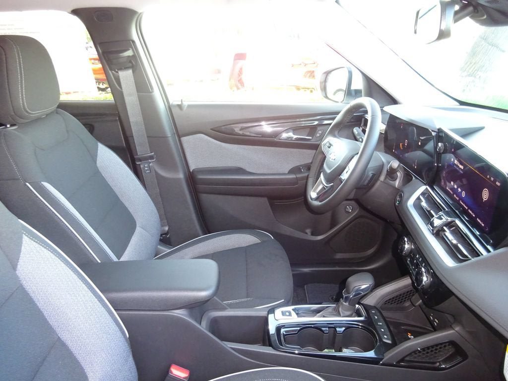New 2026 Chevrolet TrailBlazer LT w/ Convenience Package FWD image 15