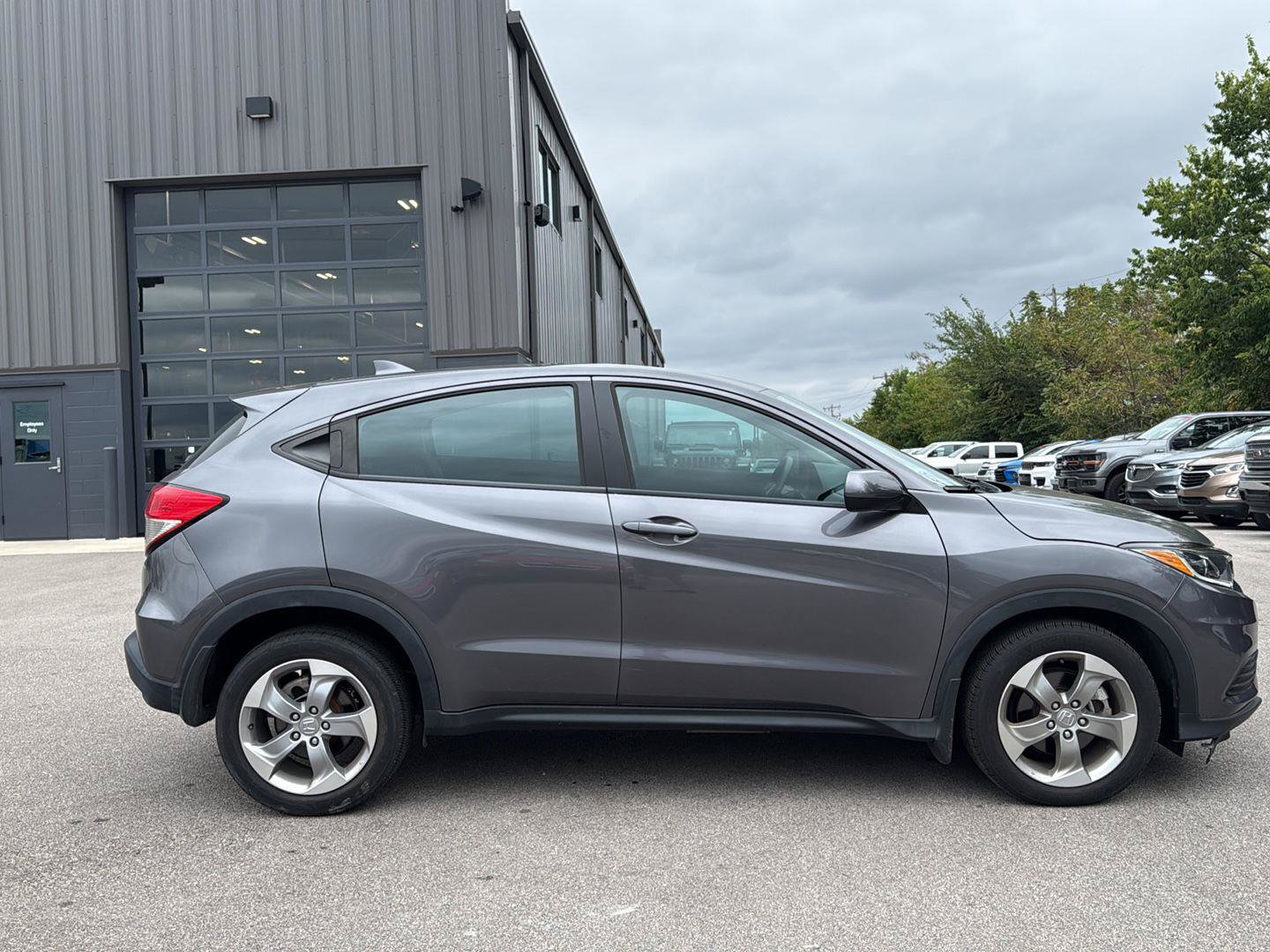 Used 2022 Honda HR-V LX image 2