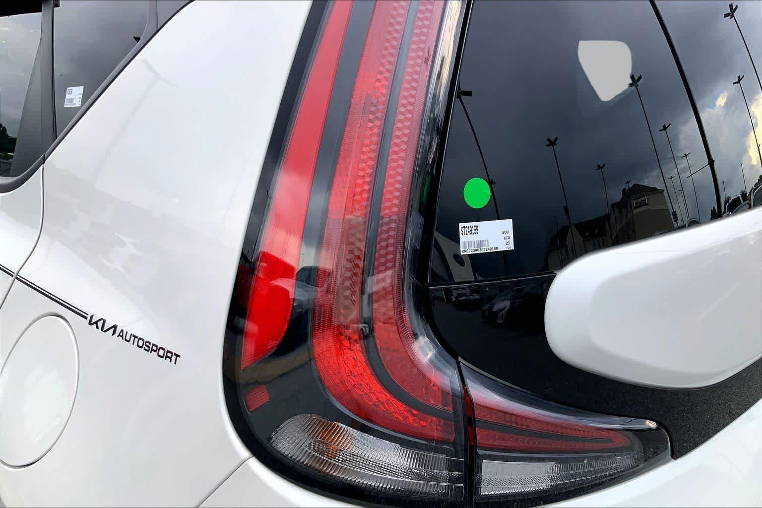 Used 2025 Kia Soul LX w/ LX Technology Package FWD image 26