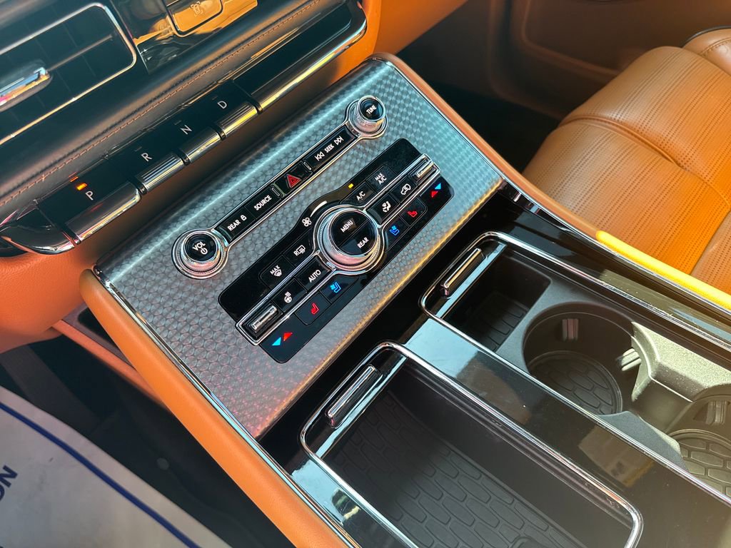 Used 2022 Lincoln Aviator Black Label w/ Dynamic Handling Package AWD/4WD image 29