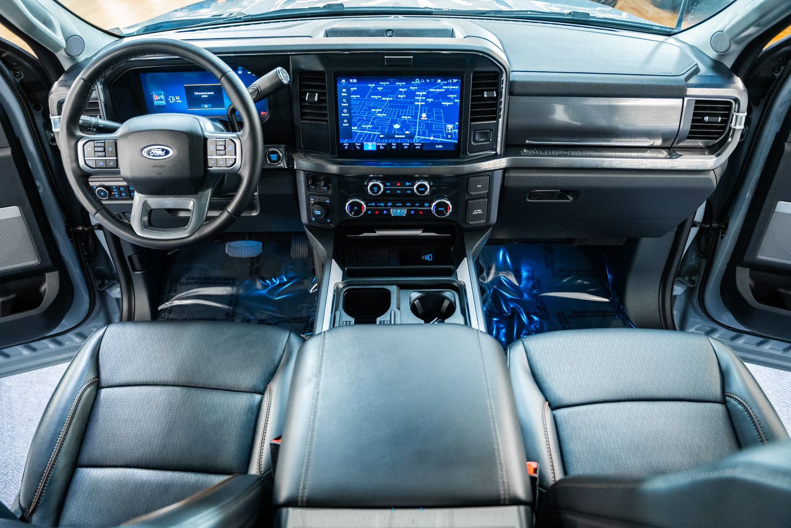 Used 2025 Ford F250 Lariat w/ Black Appearance Package image 26