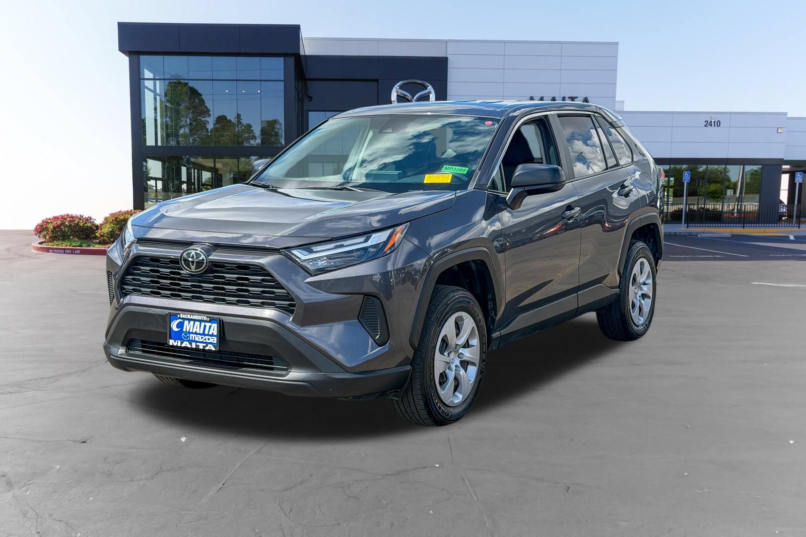 Used 2025 Toyota RAV4 LE AWD/4WD image 7