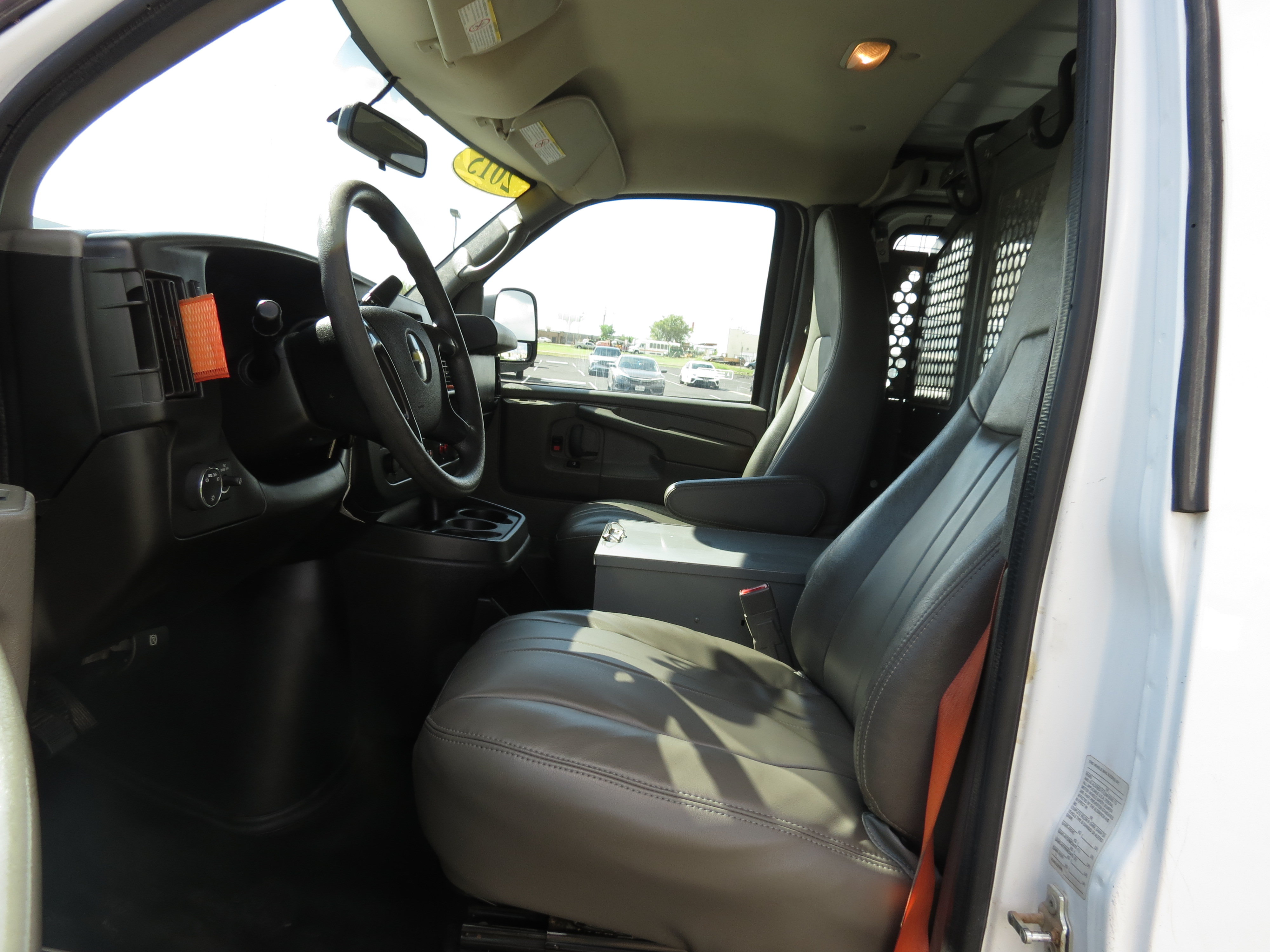 Used 2015 Chevrolet Express 2500 RWD image 20