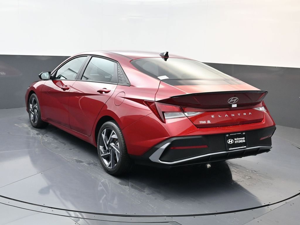Certified 2025 Hyundai Elantra Sport image 6