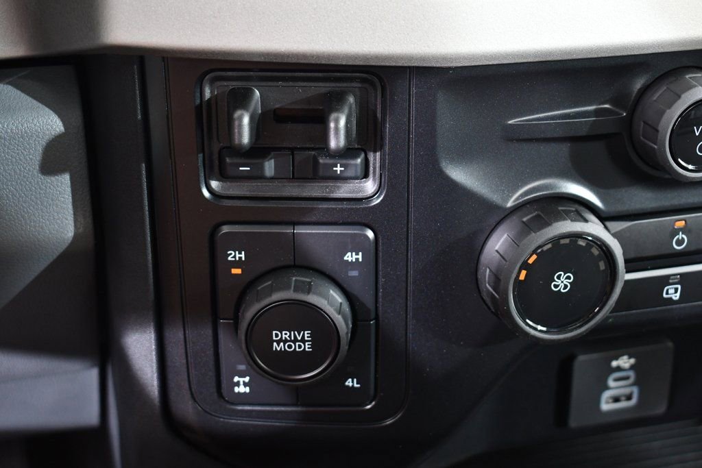 New 2025 Ford F350 XL w/ XL Chrome Package image 31