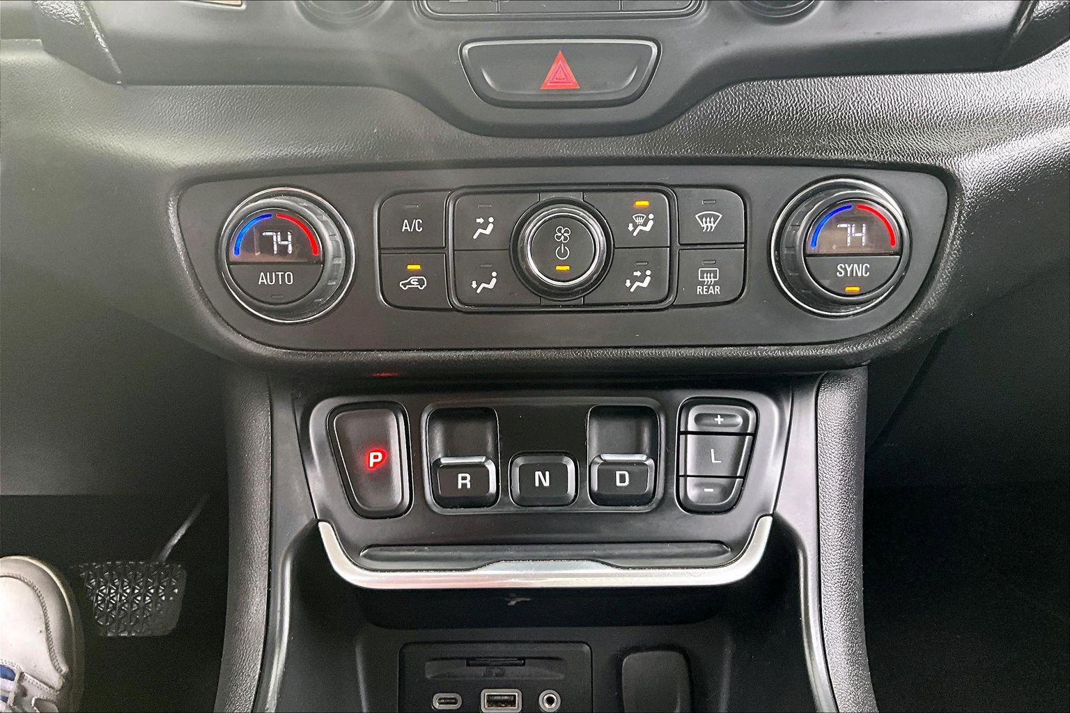 Used 2020 GMC Terrain Denali w/ GMC Pro Grade Package image 31