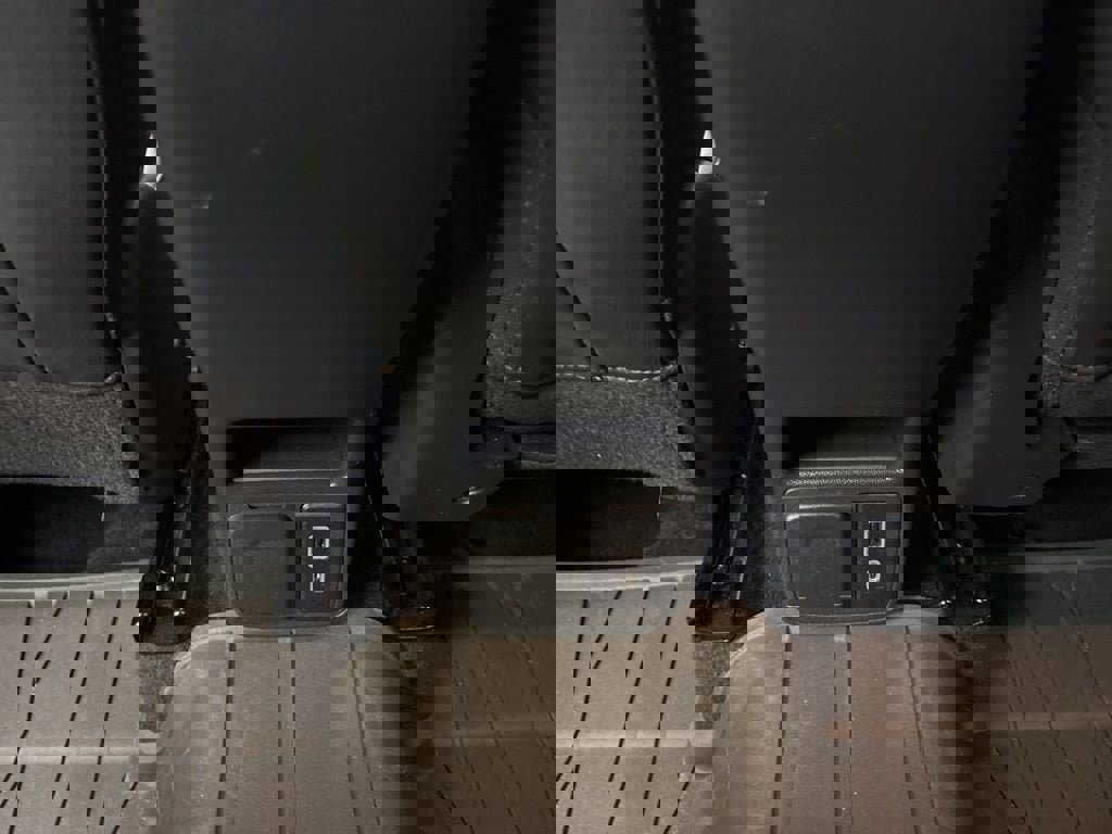 Used 2023 Buick Encore GX Essence w/ Experience Buick Package AWD/4WD image 22