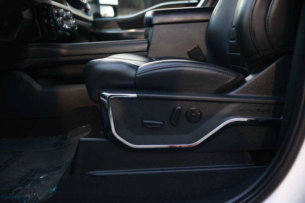 Used 2025 Ford F450 Platinum w/ FX4 Off-Road Package AWD/4WD image 23