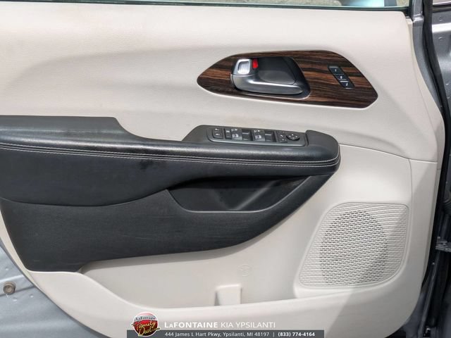 Used 2021 Chrysler Pacifica Limited AWD/4WD image 14