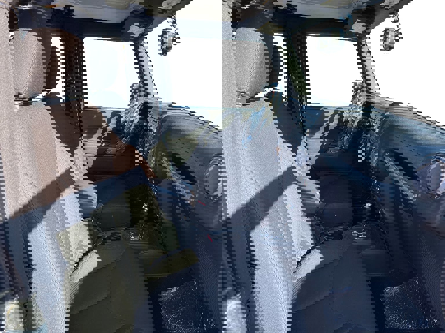 Used 2018 Jeep Wrangler Sport image 16