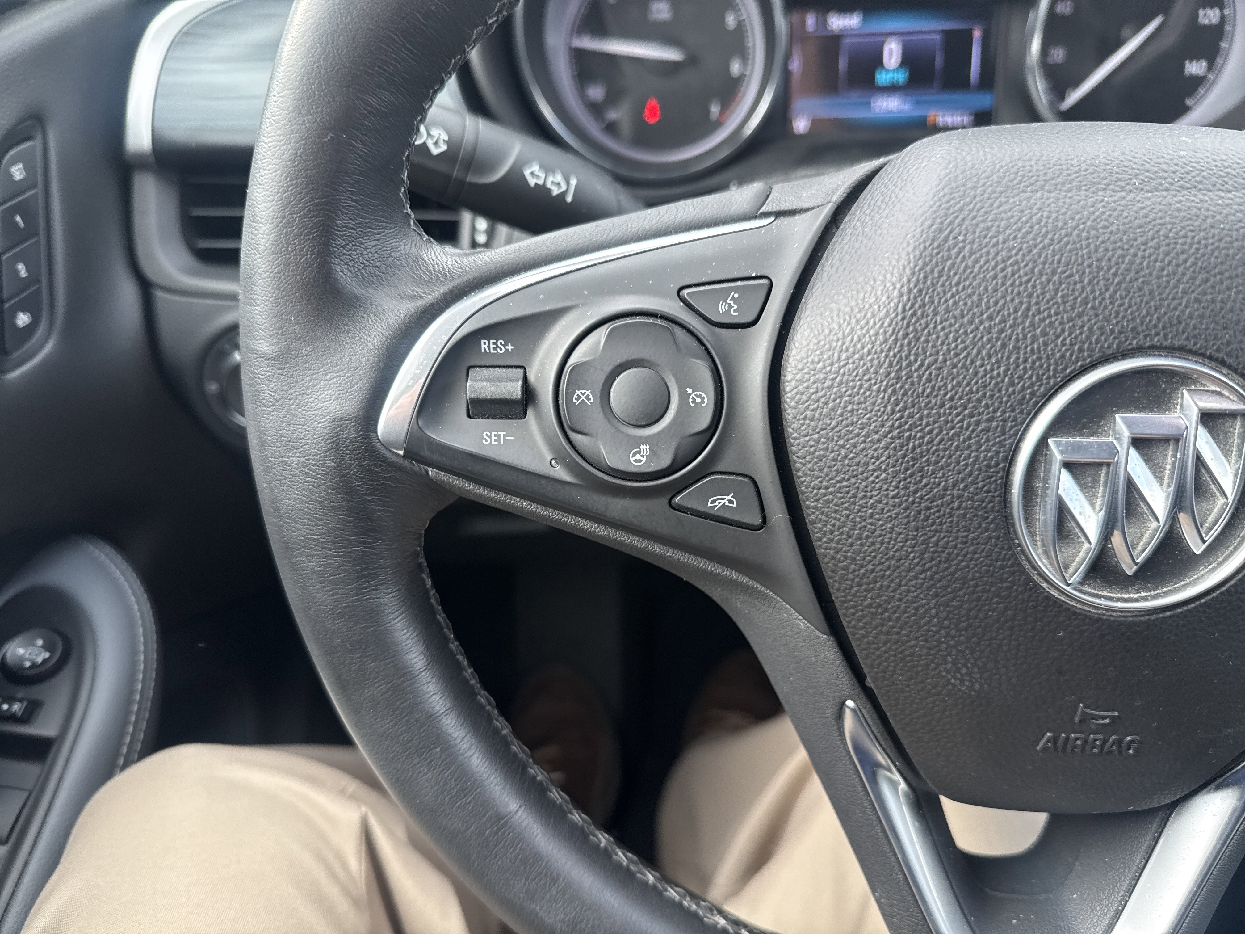 Used 2020 Buick Envision Essence image 18