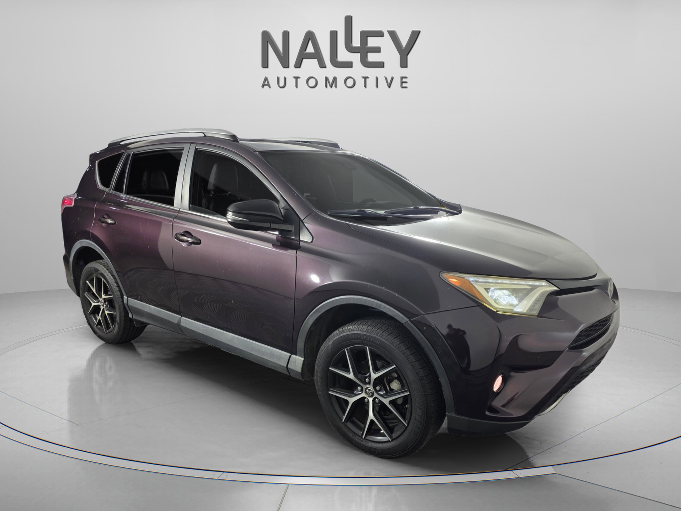 Used 2018 Toyota RAV4 SE image 7