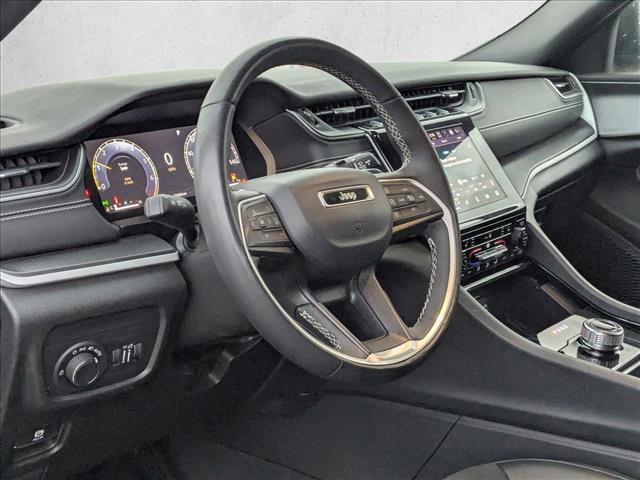 Used 2023 Jeep Grand Cherokee L Laredo image 10