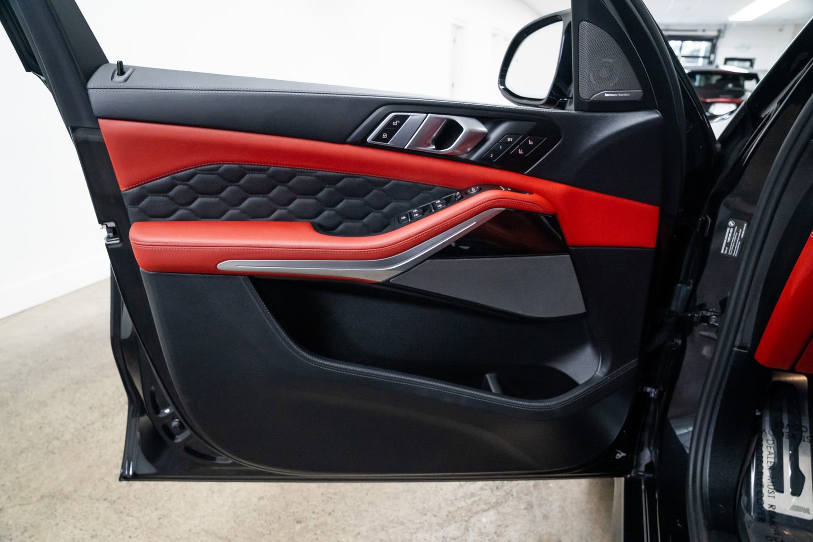 Used 2026 BMW X5 M Competition w/ Executive Package image 17