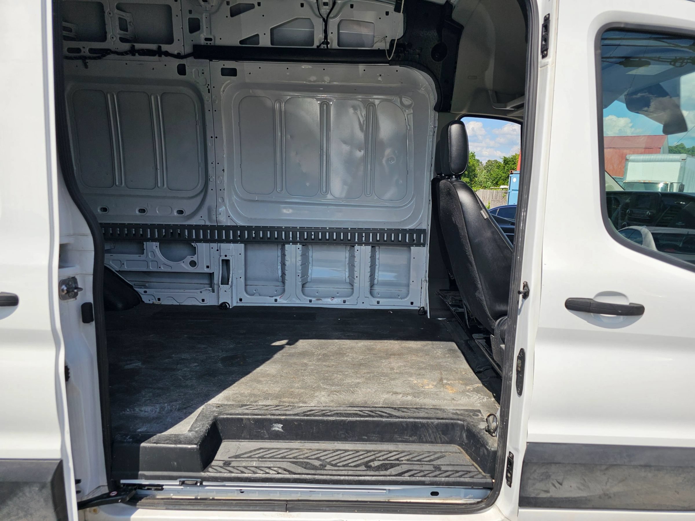 Used 2022 Ford Transit 250 148 High Roof Extended RWD image 6
