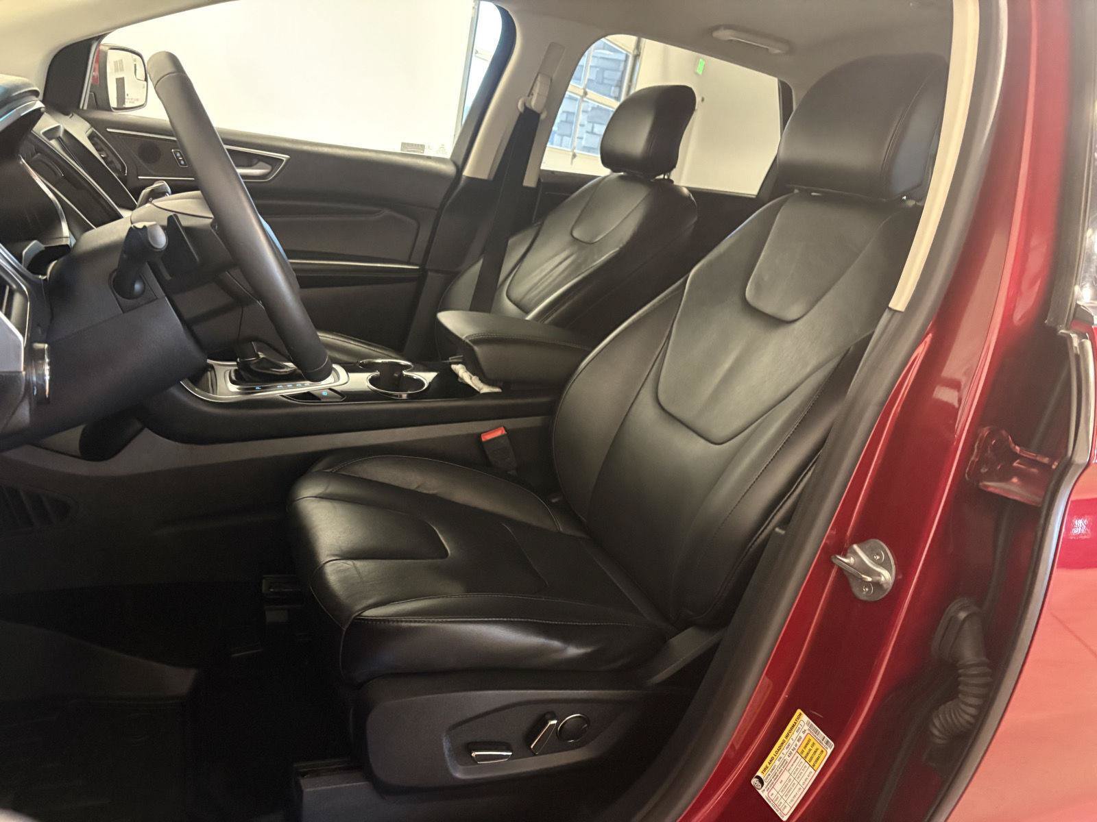 Used 2015 Ford Edge Titanium AWD/4WD image 13